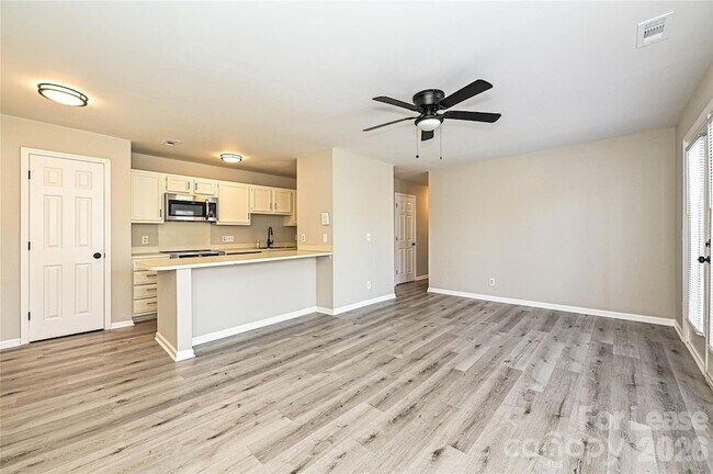 Foto del edificio - 6156 Meadow Rose Ln