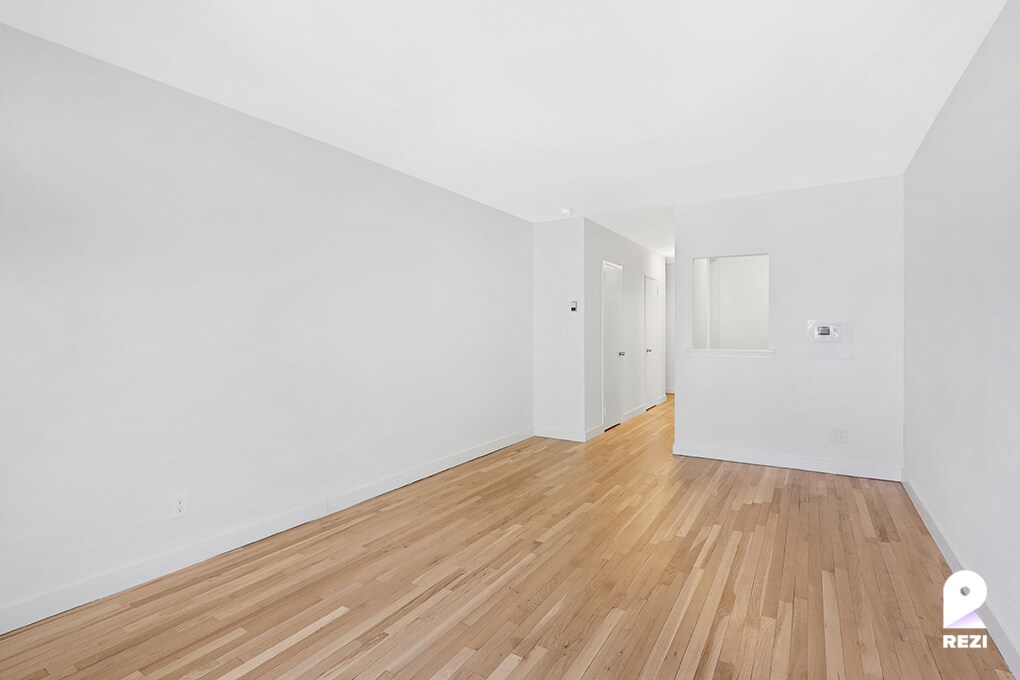 Building Photo - 343 E 76th St