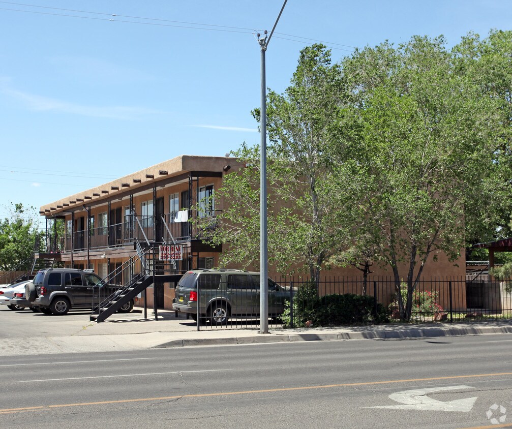 Foto del edificio - 433-437 Louisiana Blvd SE
