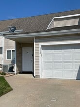 Building Photo - 1112 Newfoundland Dr