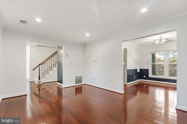 Building Photo - 2621 John Milton Dr