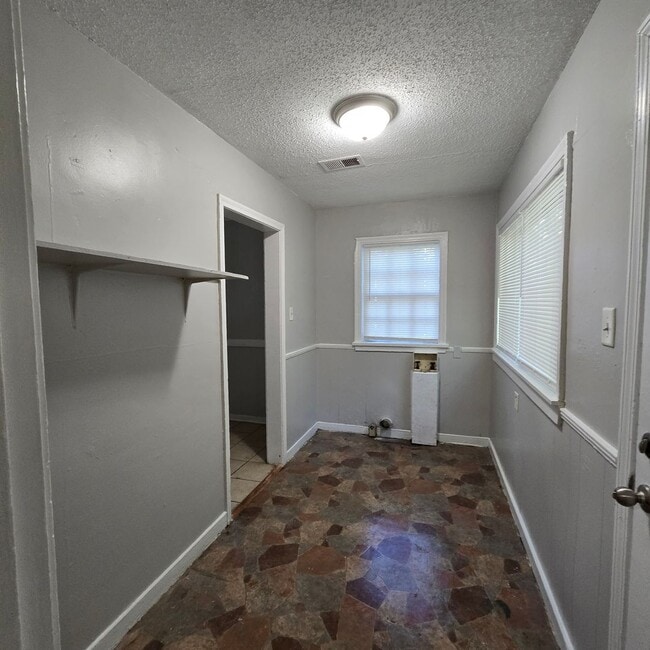 Building Photo - 3870 Fizer Ave