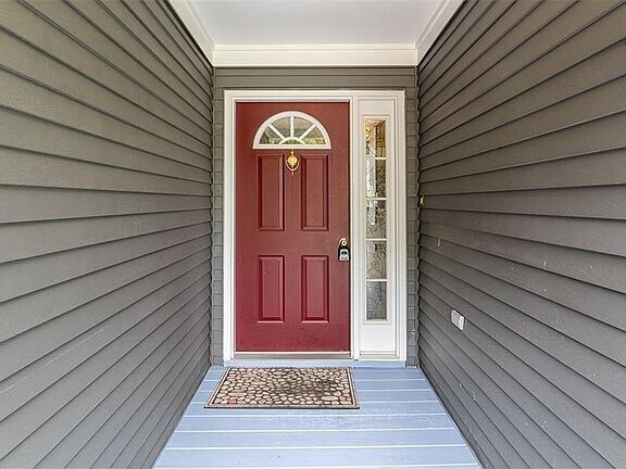 Front Entry - 157 Hidden Lake Pl