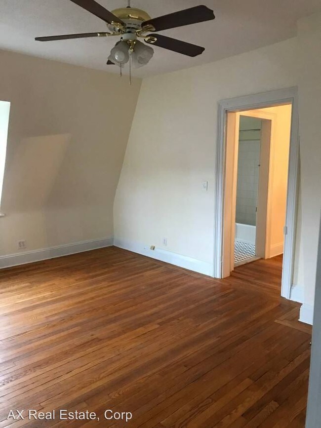 Foto del edificio - 2 br, 1 bath Apartment - 11 Maurice Ave
