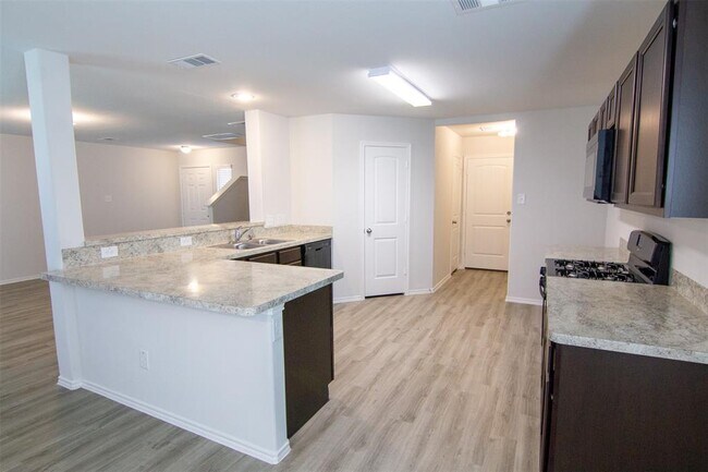 Building Photo - 8806 Leila Oaks Cir