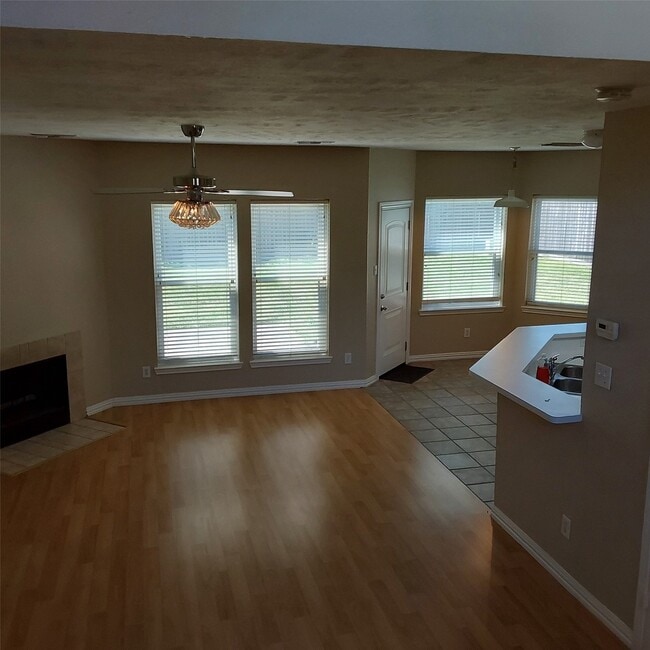 Foto del edificio - 13726 Rocky Bluff Dr