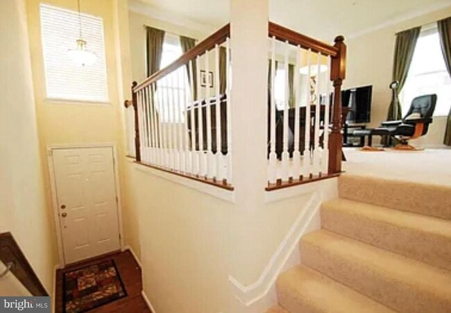 Building Photo - 7376 Mockingbird Cir