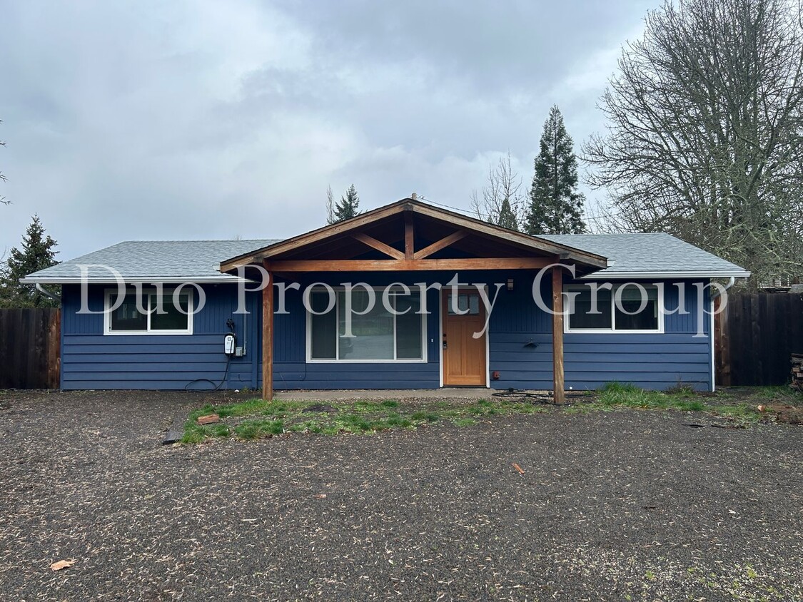 Primary Photo - Updated South Eugene Home with Large Yard