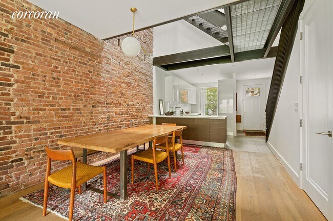 Building Photo - 105 2nd St