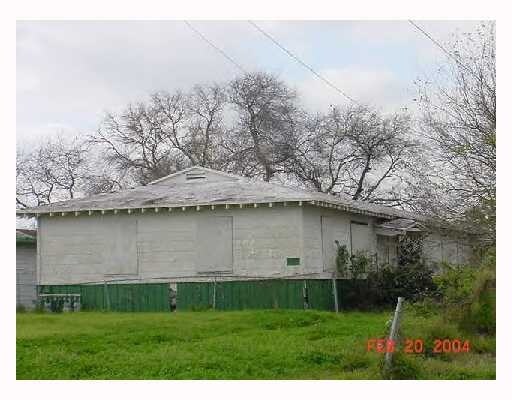 Exterior Back - 2510 W Broadway St