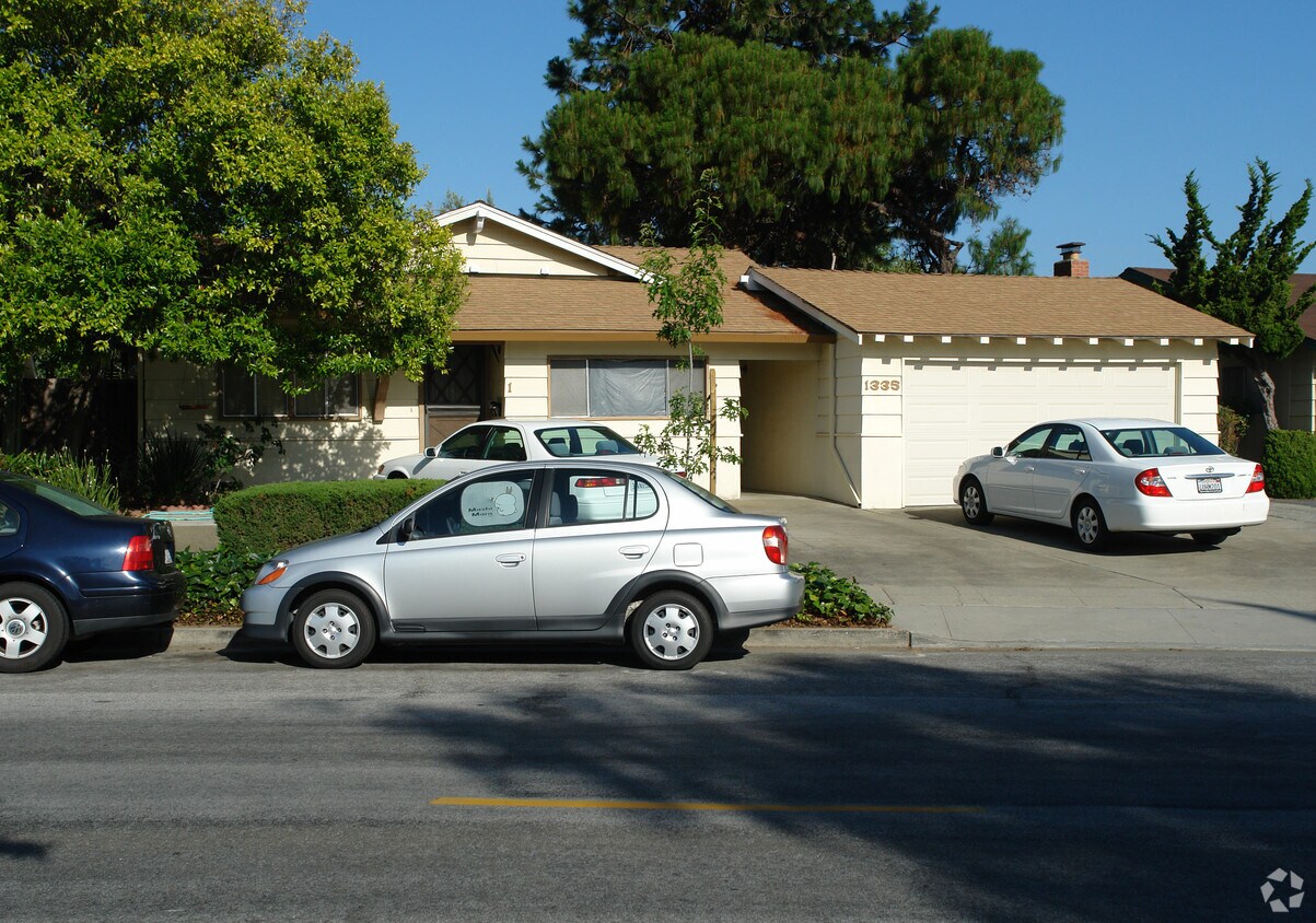 Building Photo - 1335 Kingfisher Way