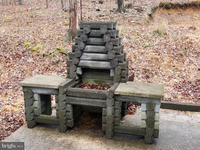 Building Photo - 295 Cold Run Valley Rd