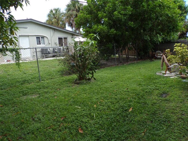 Foto del edificio - 2725 SW 9th St