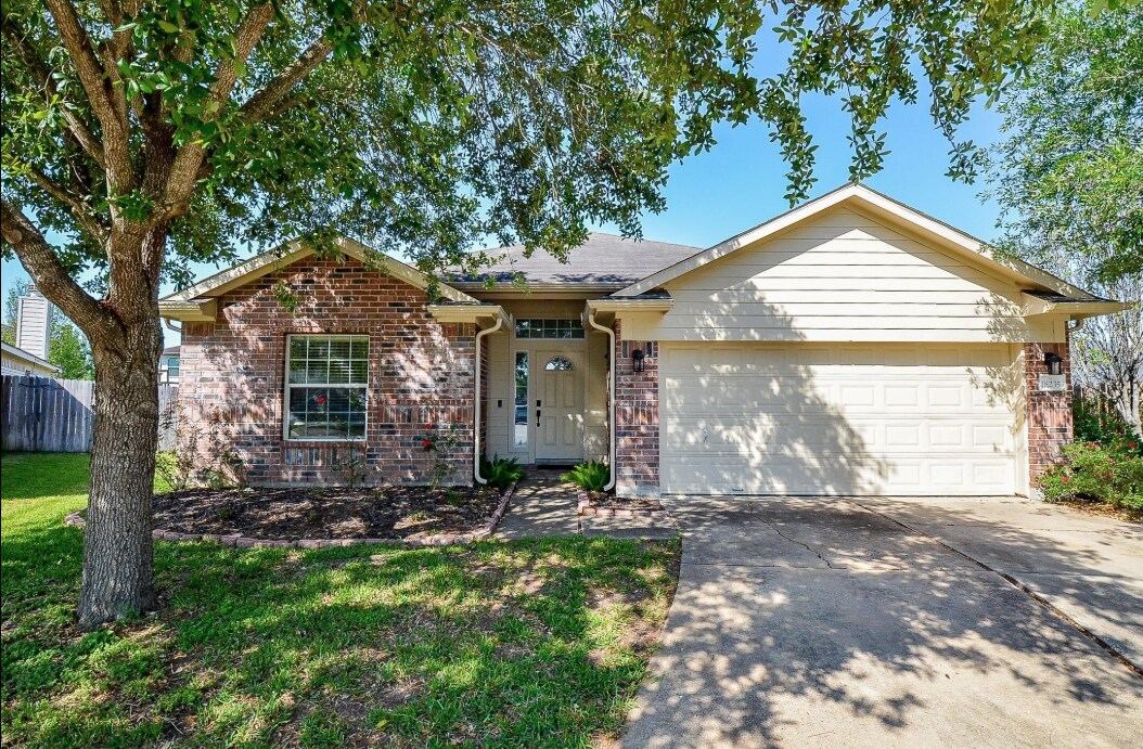 Foto principal - 18235 Bonham Oaks Ct
