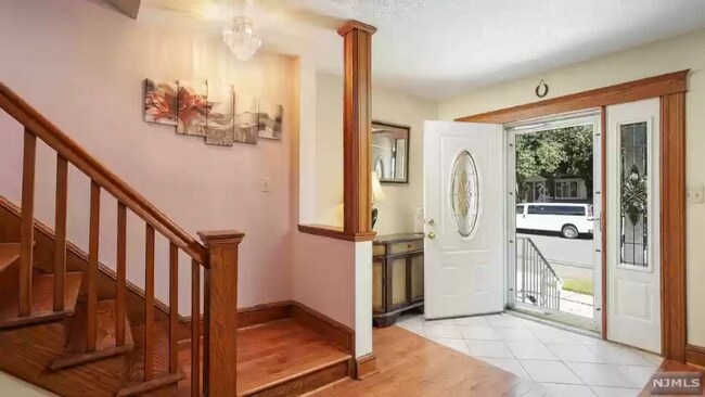 Building Photo - 277 Union Ave