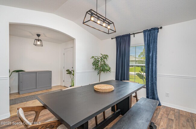 Foto del edificio - 499 Bayard Ave NE