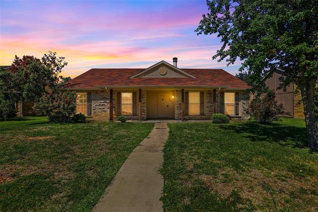 Foto principal - 8401 Chesham Dr