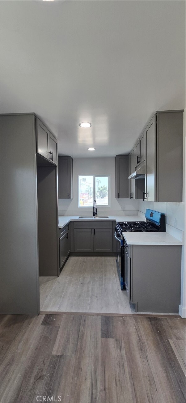 Building Photo - 833 E 92nd St