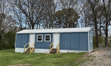 Building Photo - 686 W 4th St