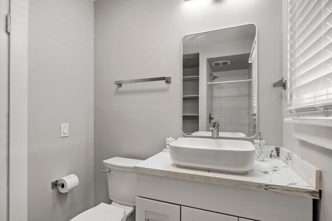 Foto del edificio - 4525 5th Ave NE