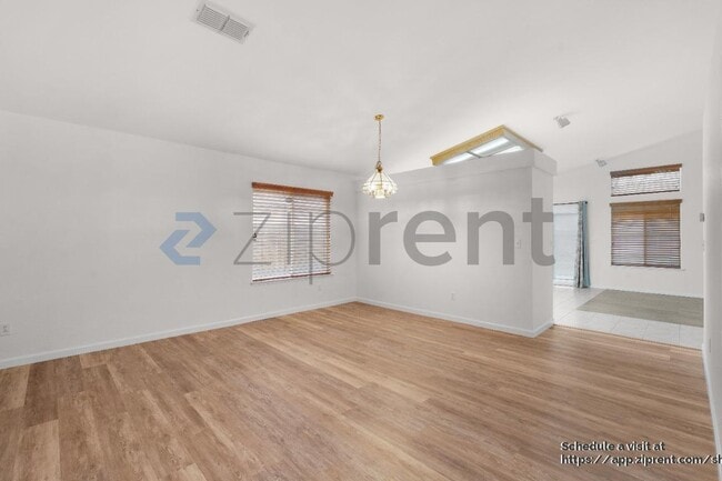 Building Photo - 8361 Delicato Way