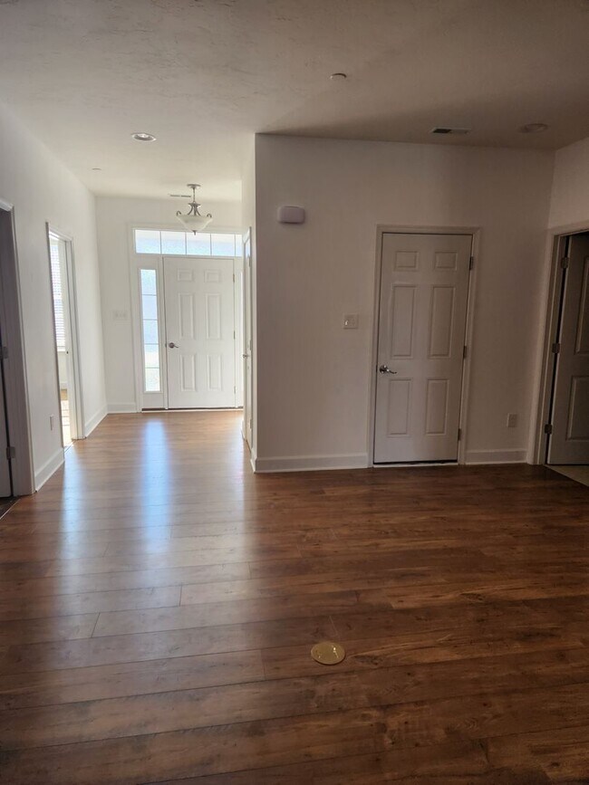 Building Photo - 55+ Community - 626 Cypress Dr. Hanover, P...