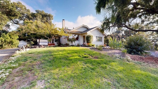 Building Photo - Bright Country Three Bedroom One Bathroom ...