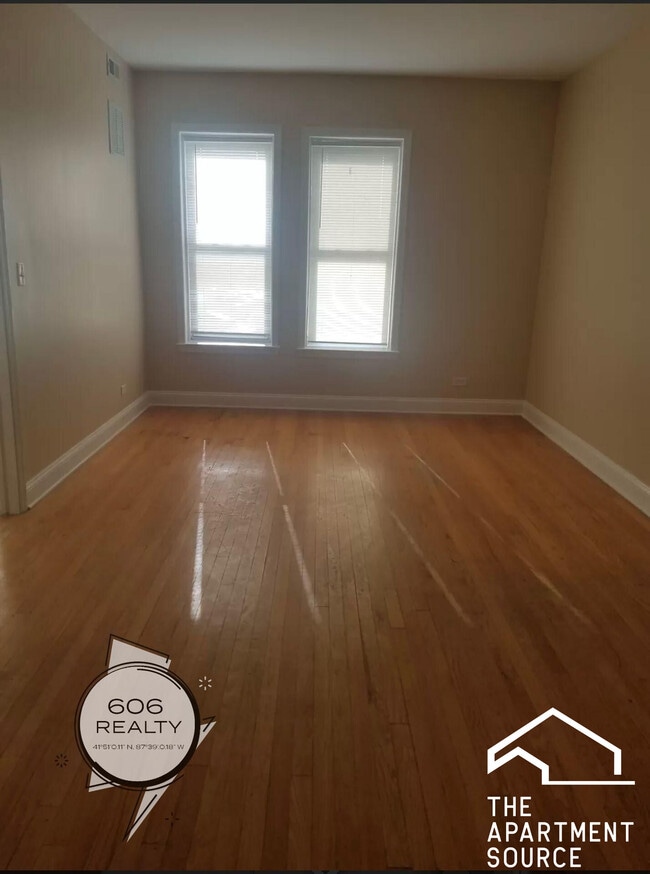 Building Photo - 2140 Clarence Ave