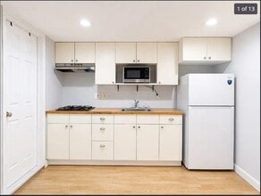 Building Photo - 528 Bennington St
