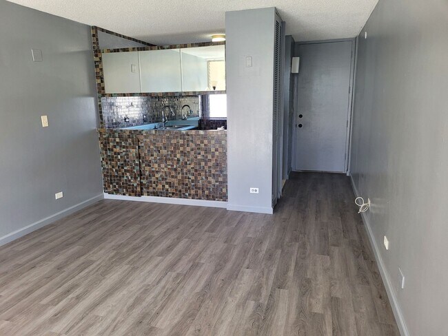 Foto del edificio - Newly Renovated 1bd, 1ba, Assigned 1pkg 648sqft. for $2200