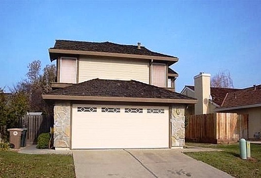 Primary Photo - Charming 3 Bedroom, plus loft, 2.5 Bath wi...
