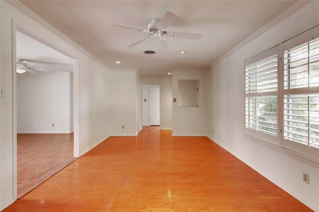Foto del edificio - 2904 Skylark Dr