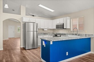 Building Photo - 4405 Loren Ave NW