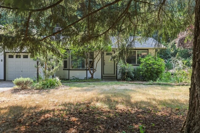 Building Photo - MOVE IN READY NOW! 2 bed 1 ba - Great location! Tumwater School District.
