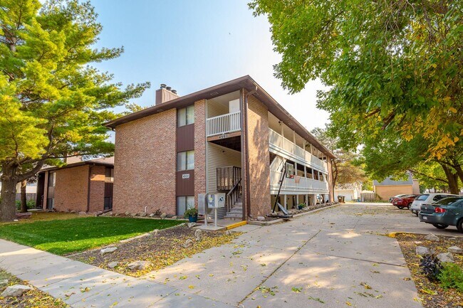 Building Photo - 4501 Madison Ave