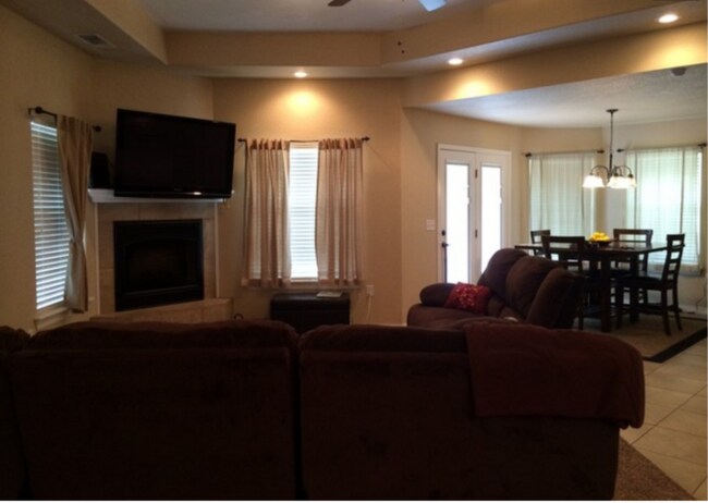 Building Photo - 141 Garrett Dr