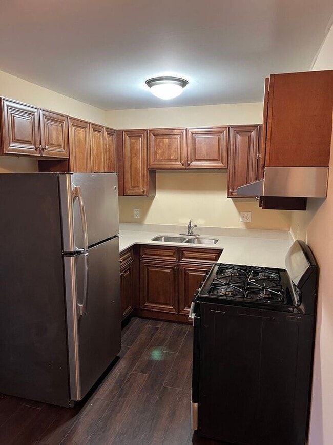 Building Photo - 1400 Light Road