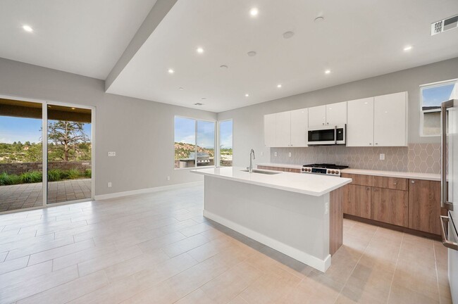 Foto del edificio - Brand-New Home in a Stunning 55+ Community...