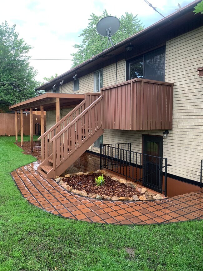 Foto del edificio - 851 E Newbold Cir