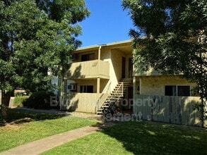 Building Photo - 346 Hickory St