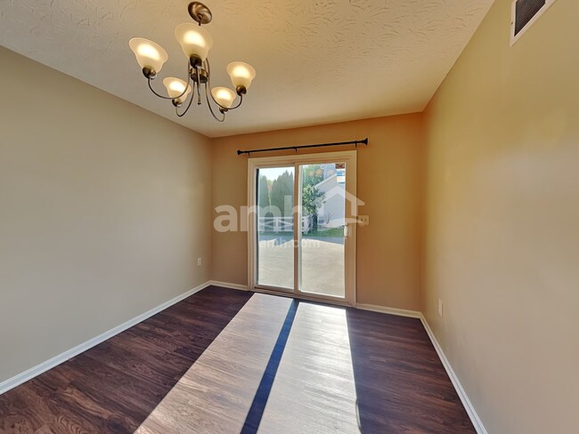 Foto del edificio - 1166 Linford Cir