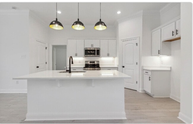 Building Photo - 9215 Asoka Ave