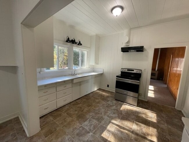 Building Photo - 2 Bedroom Home in the Heart of Camino