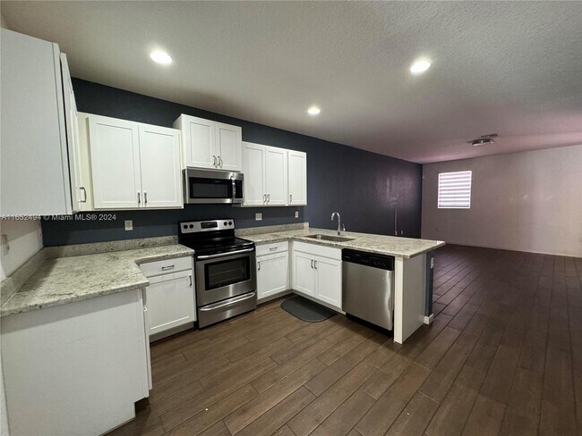 Foto del edificio - 1421 SE 24th Terrace