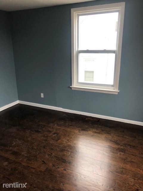 Building Photo - 3 br, 1 bath  - 157 S End Rd