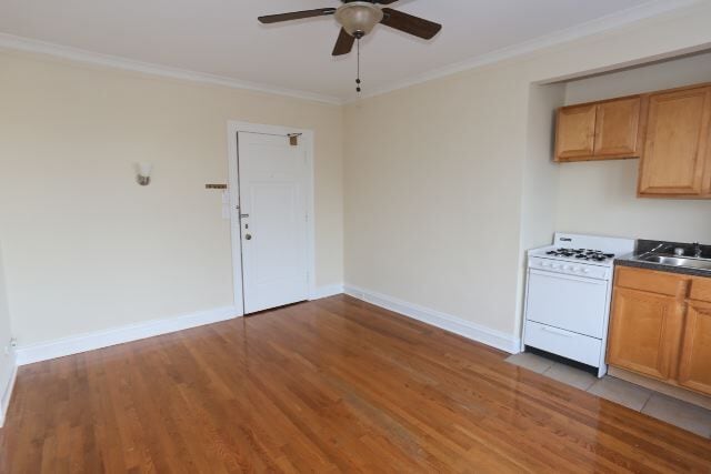 Building Photo - 4551 N Damen Ave