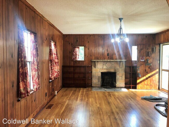 Building Photo - 2 br, 1 bath House - 611 Phillips Avenue