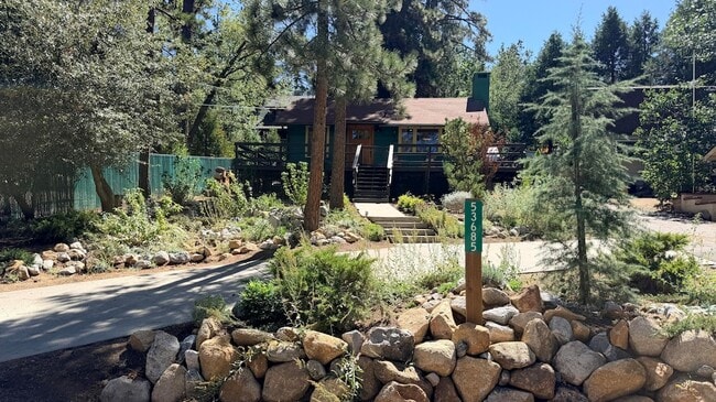 Foto del edificio - 53685 Country Club Dr