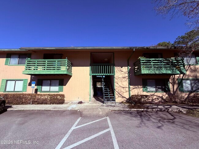 Foto del edificio - 3765 Crown Point Rd