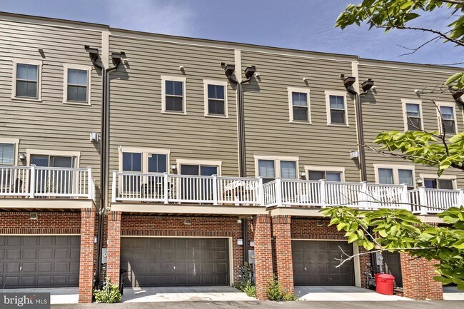 Building Photo - 1630 Rampart Mews